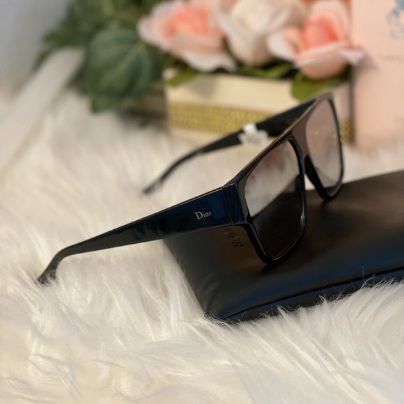 ❗️SOLD❗️Dior sunglasses - Picture 4 of 6